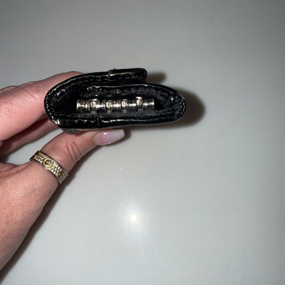 Authentic Burberry 4 ring keychain/cardholder - Picture 4 of 16